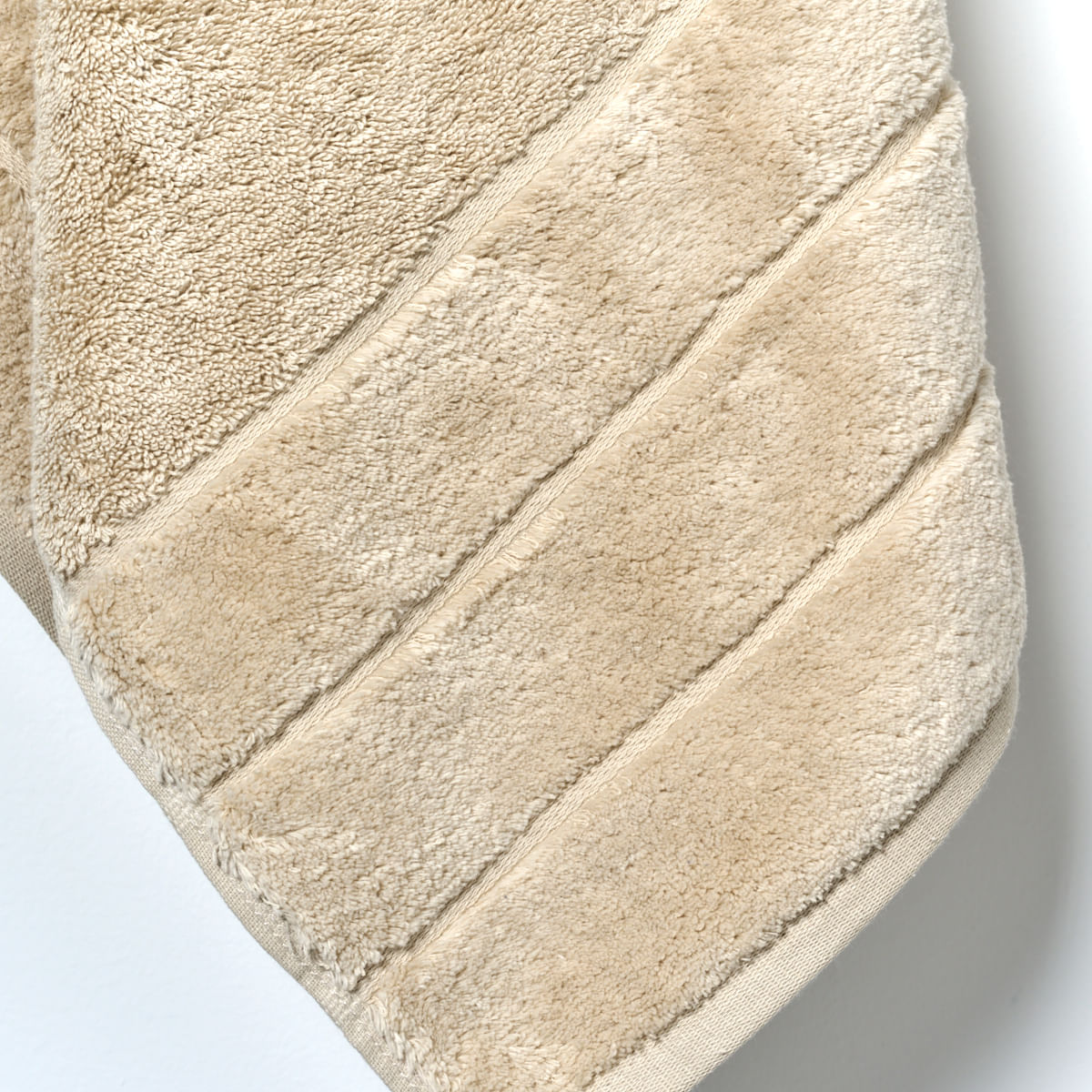 03 10 0056 Toalha Banho Seven Hundred Begge 002